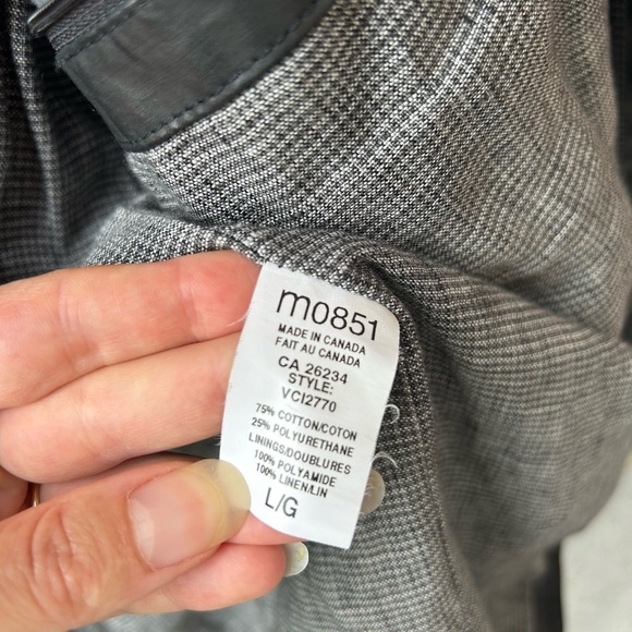 M0851 Shimmery Rain-Repellent jacket – Made in Canada - Picture 10 of 10